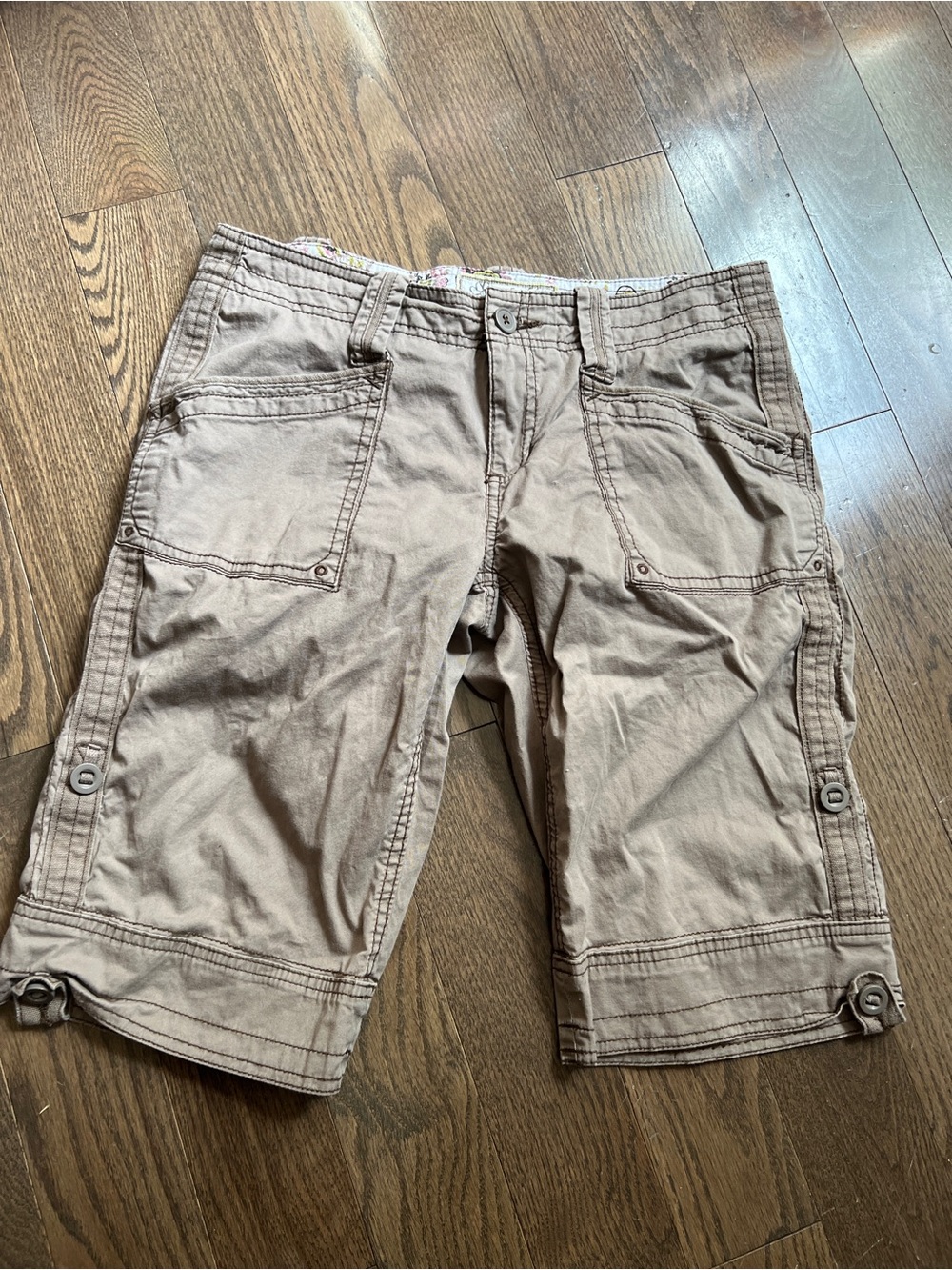 Y2K brown Bermuda cargo shorts size 4